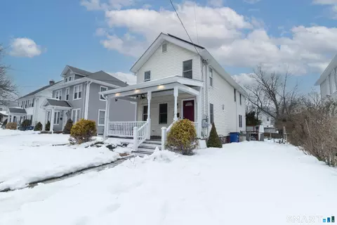 75 Martin St, West Haven, CT 06516