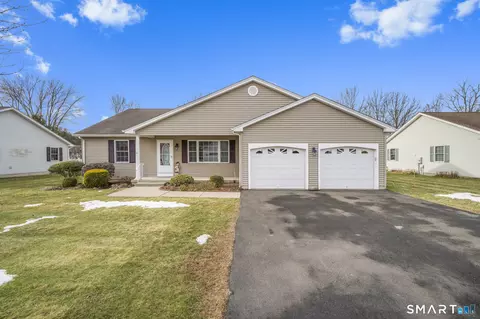 11 Acorn Dr #11, Broad Brook, CT 06016