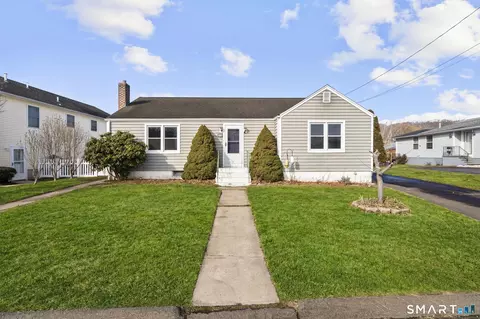 36 Aceto St, Branford, CT 06405