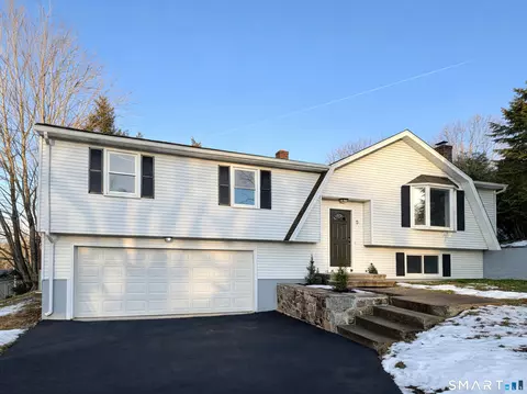 5 Kish Pl, Wallingford, CT 06492
