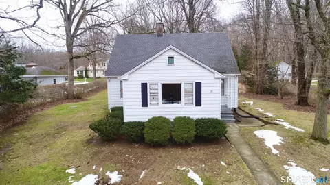 28 Barker Ter, Wolcott, CT 06716