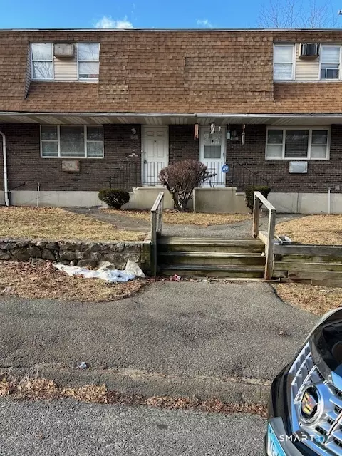 56 Angel Dr #C, Waterbury, CT 06708