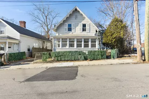 31 Grand St, New London, CT 06320