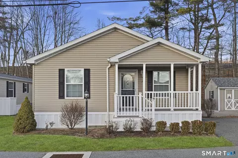 2 Greenlawn Dr, Danbury, CT 06810