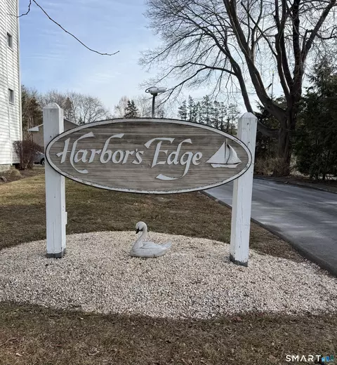 116 Commerce St #F9, Clinton, CT 06413
