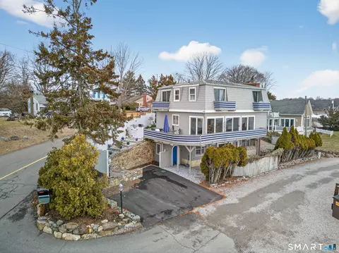 40 Hammock Rd S, Westbrook, CT 06498
