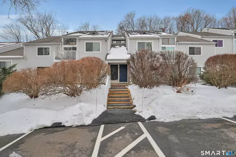 7 Brookwood Dr #F, Rocky Hill, CT 06067