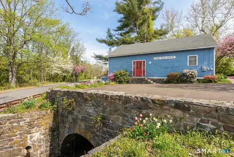 51 Mill Rd, Guilford, CT 06437