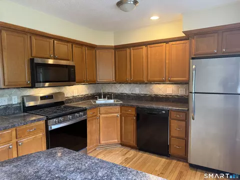 Kitchen - 116 Commerce St #5, Clinton, CT 06413 photo 2 of 2