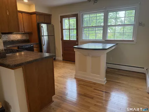 Entry Way - 116 Commerce St #5, Clinton, CT 06413 photo 1 of 2