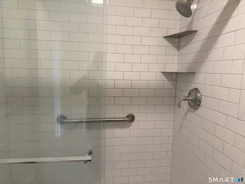 Bath - 116 Commerce St #5, Clinton, CT 06413 photo 2 of 2