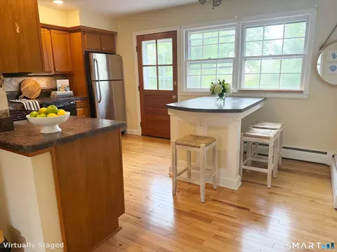 Kitchen - 116 Commerce St #5, Clinton, CT 06413 photo 1 of 2