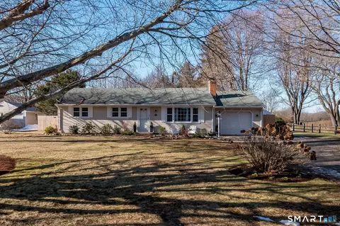 99 Maple Ave, Old Saybrook, CT 06475