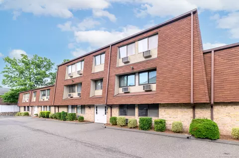 22 Radio Pl #10, Stamford, CT 06906