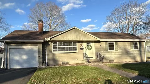 56 Dessa Dr, Hamden, CT 06517