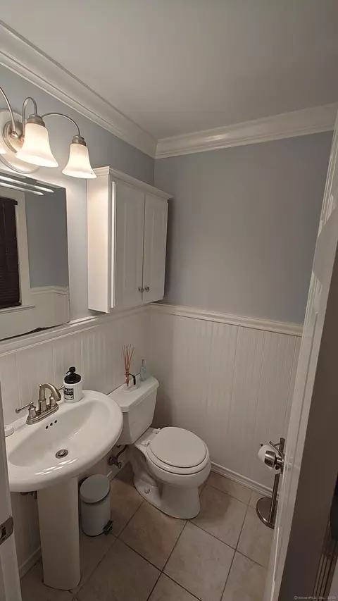 Bath - 56 Dessa Dr, Hamden, CT 06517 photo 2 of 5