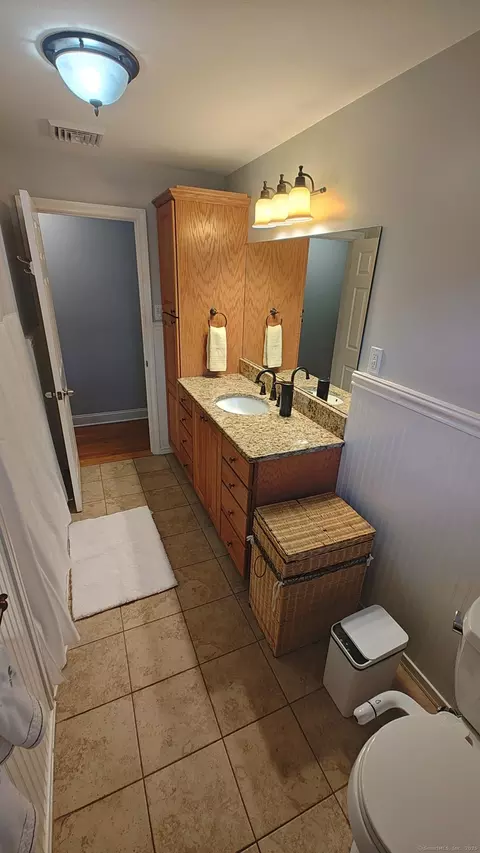 Bath - 56 Dessa Dr, Hamden, CT 06517 photo 3 of 5