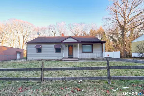 32 Brookdale Rd, Seymour, CT 06483