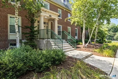 295 Ridge Rd #8, Wethersfield, CT 06109