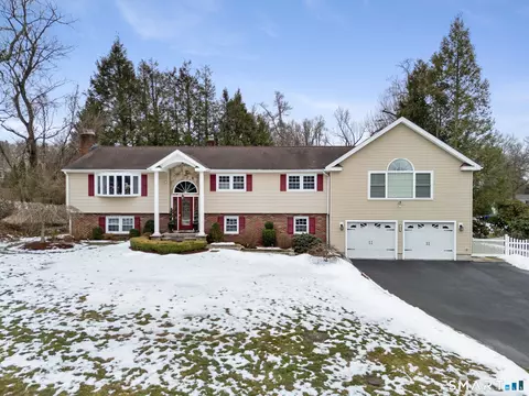 21 Histon Rd, Trumbull, CT 06611
