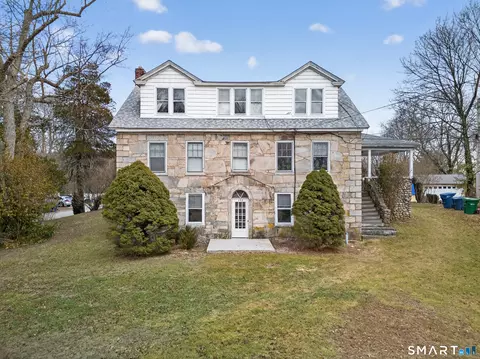 153 Old Norwich Rd, Quaker Hill, CT 06375