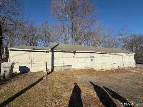 76 Curtiss St, Bristol, CT 06010