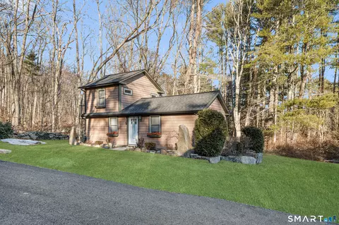 455 Brayman Hollow Rd, Pomfret, CT 06259