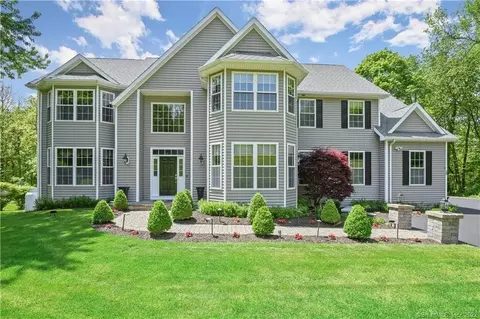 30 Saddle Ridge Rd, New Milford, CT 06776