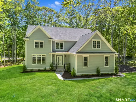 2 Berberis Dr, Old Lyme, CT 06371