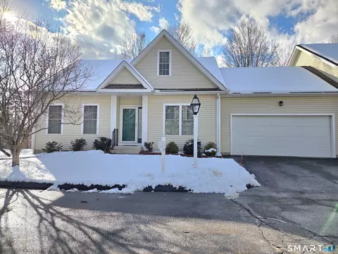 6 Whitman Ln #6, Vernon, CT 06066