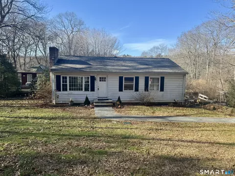 207 Pettipaug Rd, Westbrook, CT 06498