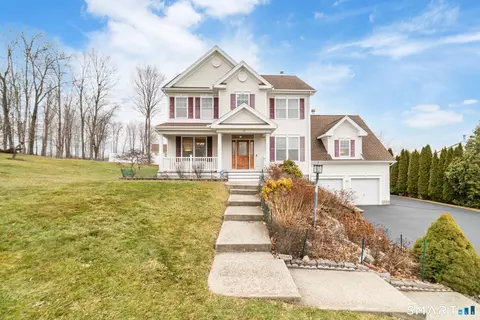 12 Red Oak Ln, Seymour, CT 06483