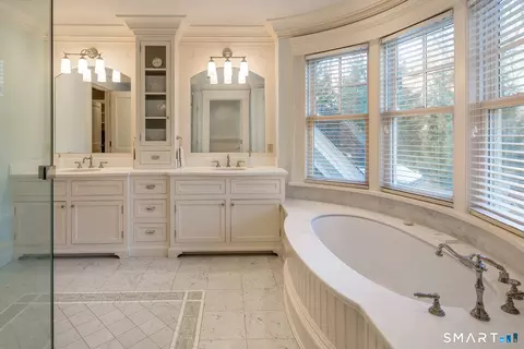 Bath - 253 Rivergate Dr, Wilton, CT 06897 photo 1 of 5