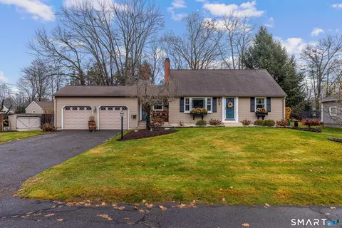 5 Vernon Rd, Enfield, CT 06082