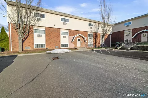 49 Glade St #A4, West Haven, CT 06516