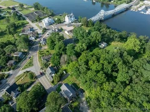 23 Main St, East Haddam, CT 06423