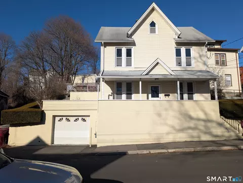 48 Anderson St, Naugatuck, CT 06770