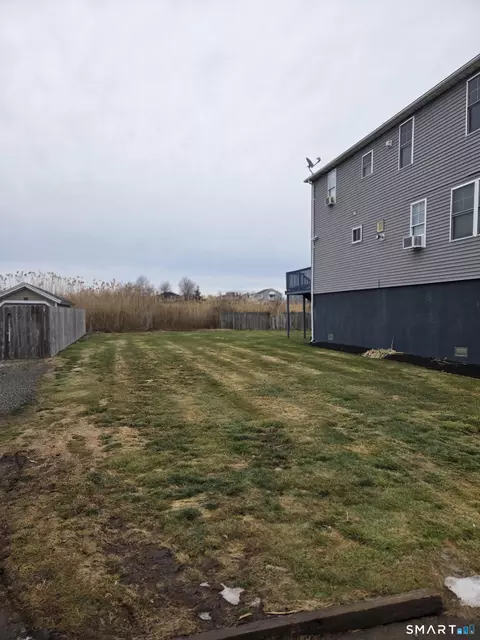 47 James St, Milford, CT 06460