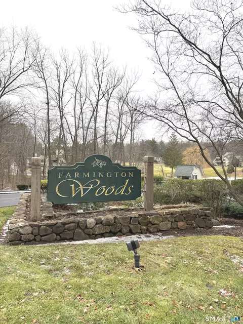 92 Mallard Dr, Avon, CT 06001