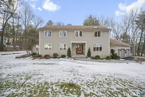 5 Cantlewood Dr, Somers, CT 06071