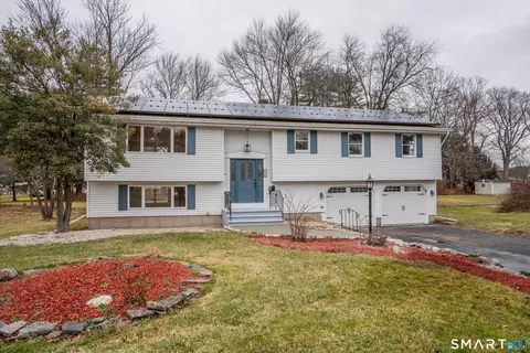 28 Maude Cir, Windsor, CT 06095
