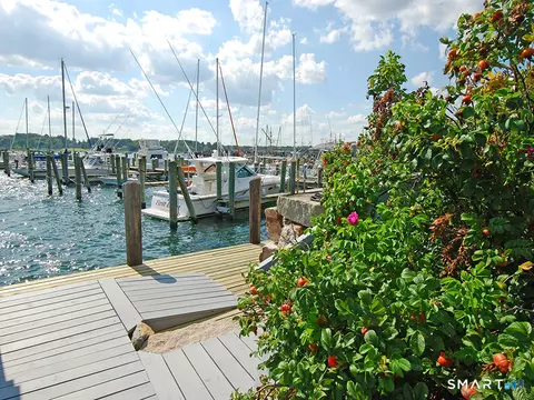 4 Northwest St #B-2, Stonington, CT 06378