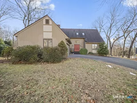 266 Knollwood Rd, Manchester, CT 06042