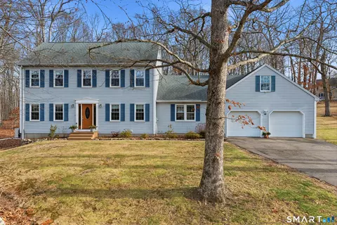 48 Bittersweet Dr, Gales Ferry, CT 06335