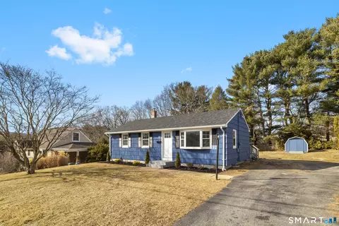 92 Lynn St, Colchester, CT 06415