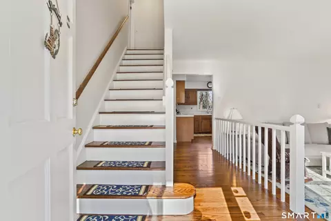 Entry Way - 268 Umpawaug Rd, Redding, CT 06896 photo 1 of 3