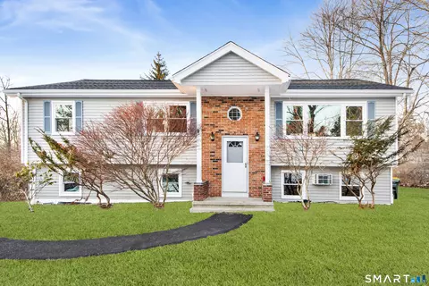 21 Donna Dr, New Fairfield, CT 06812