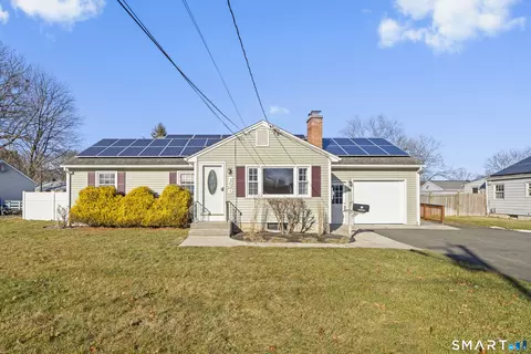 30 Jackson St, Windsor Locks, CT 06096