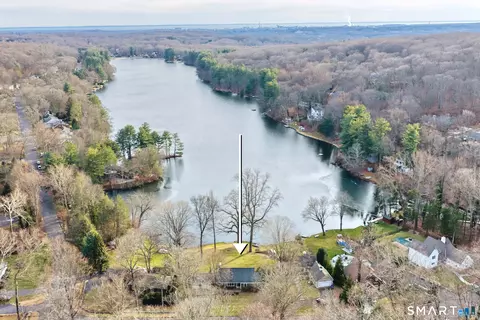 7 Hemlock Trl, Trumbull, CT 06611