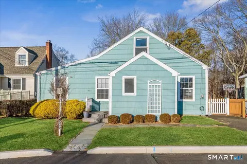 11 Margaret St, Norwalk, CT 06851